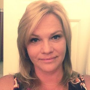 Meet your Posher, Denise